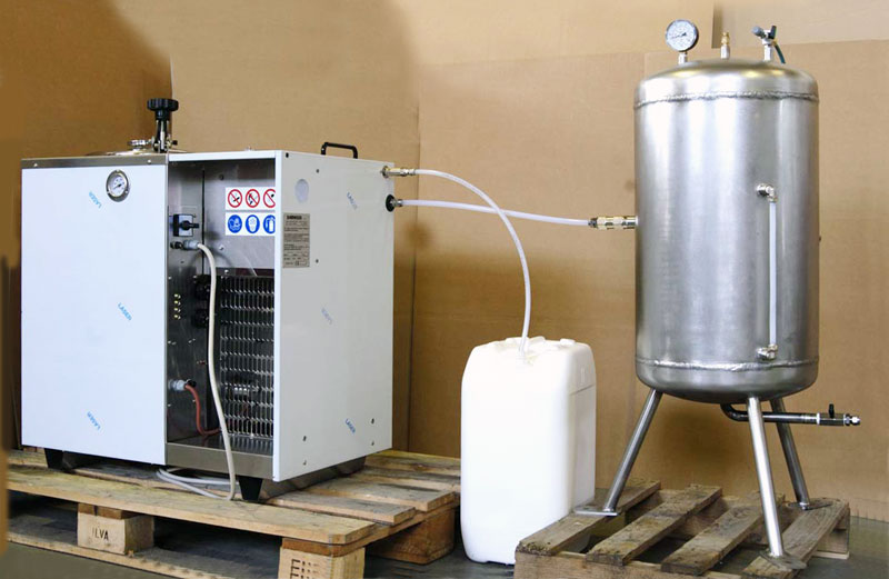 Distillatori in continuo sotto vuoto